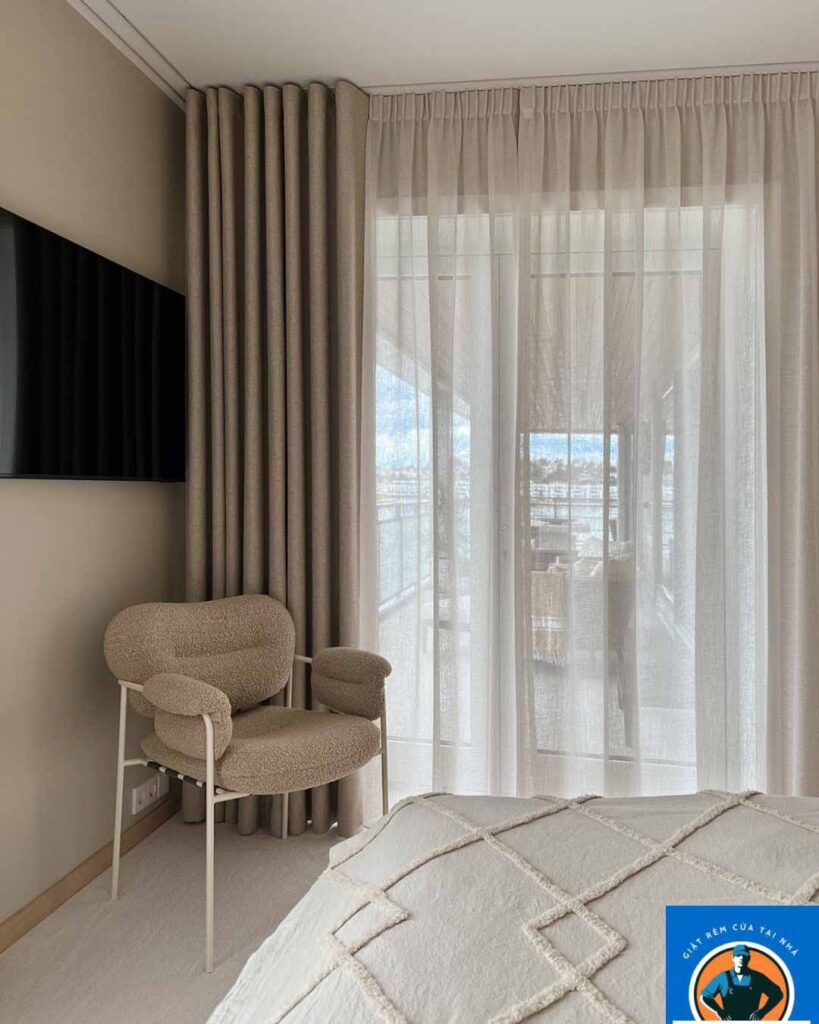 Đức Tài CLean nhận giặt rèm cửa Thạch Thất