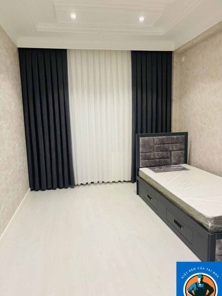 Việt Nhật chuyên nhận giặt rèm cửa Đông Anh