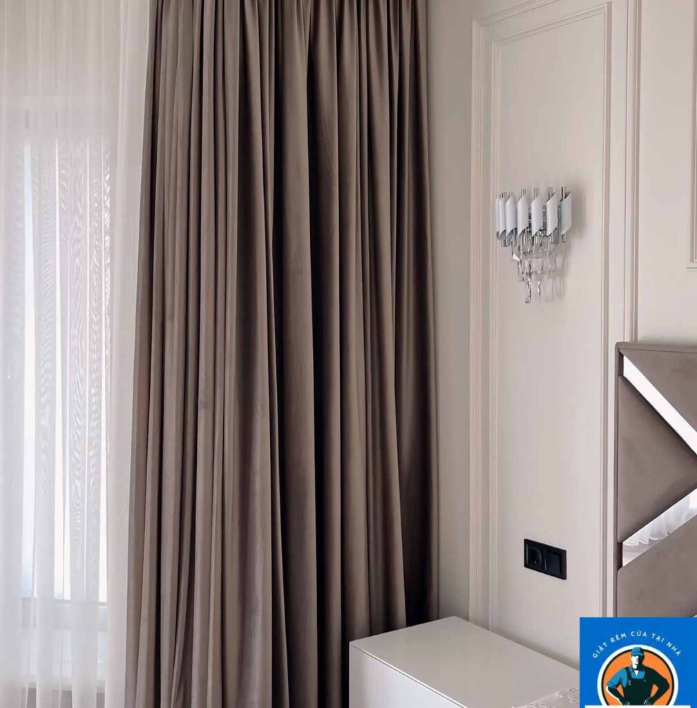 Dịch vụ vệ sinh rèm Thanh Trì