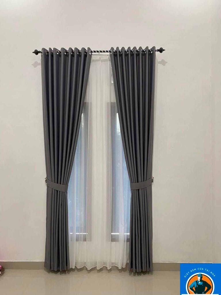 Anh Hải nhận giặt rèm vải tại Xưởng