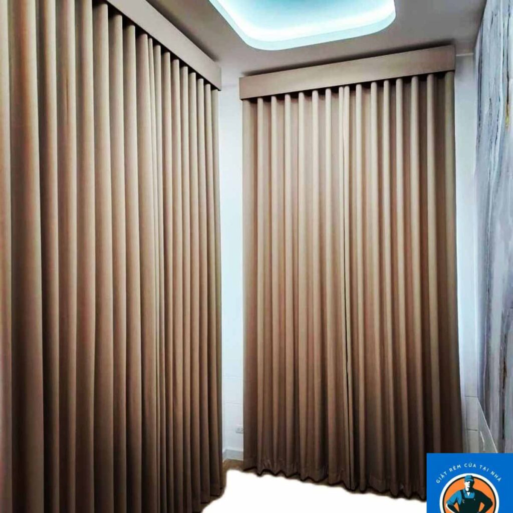 Minh Tú giặt rèm vải Thanh Trì