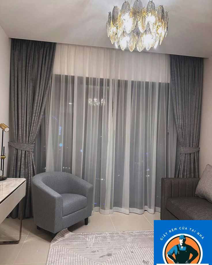 Phong Lan chuyên làm sạch rèm cửa Thường Tín