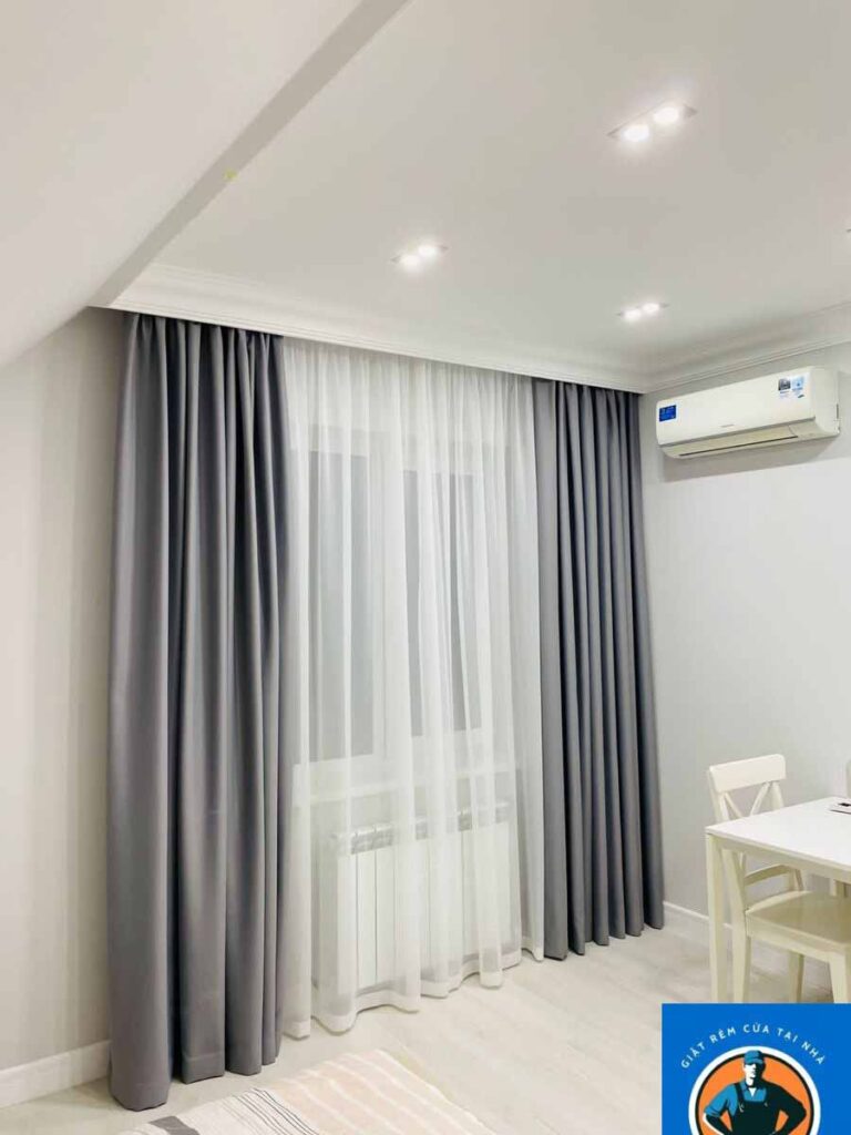 PewPew nhận vệ sinh rèm cao su tại Gia Lâm