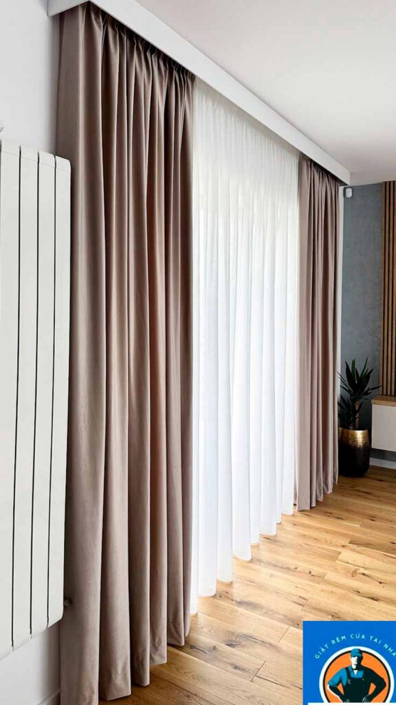 Chuyên nhận làm sạch rèm vải tại Thạch Thất