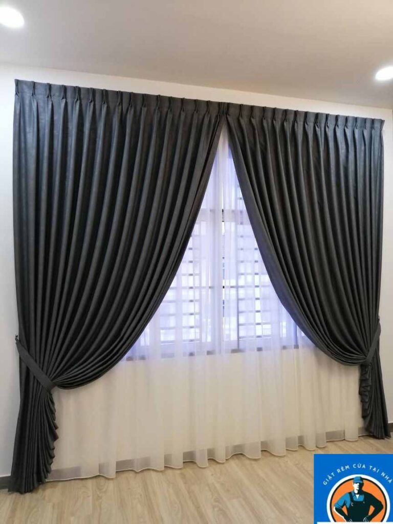 Đức Tài Clean chuyên nhận giặt rèm vải tại Đông Anh